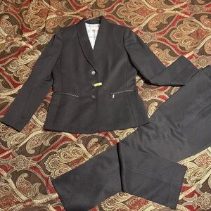Tahari ASL Gentle Used Pant Suit
